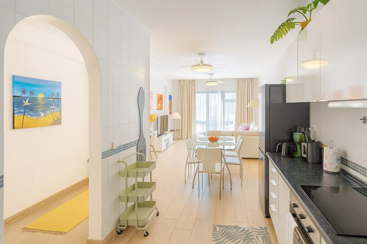 The kitchen and dining area